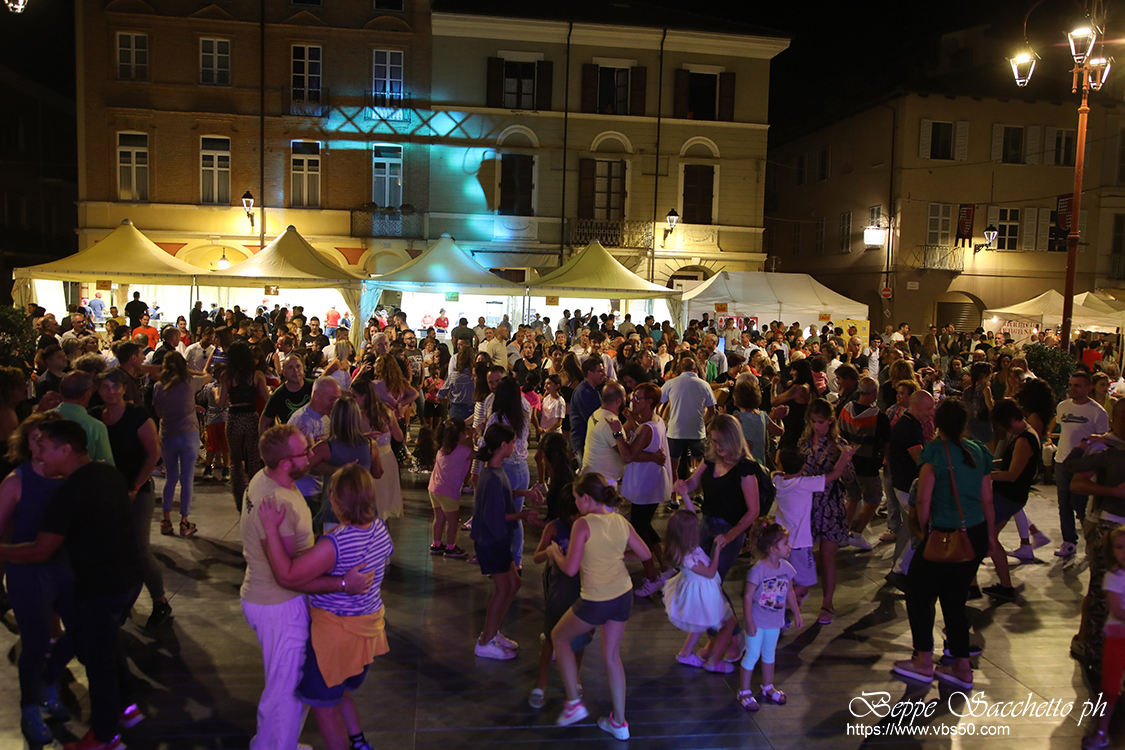 VBS_8981 - A Tutta Birra 2022 - ProLoco San Damiano d'Asti - Serata Latino con Oro Caribe e Salsabor.jpg